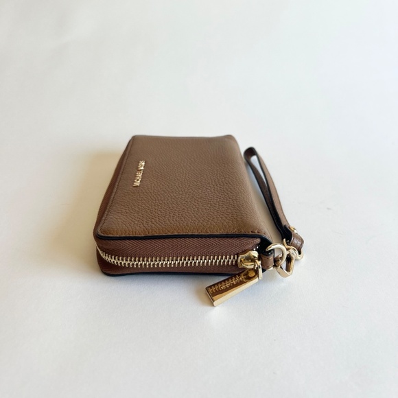 Michael Kors Tan Genuine Pebble Leather Zip Around Wallet - Picture 3 of 10